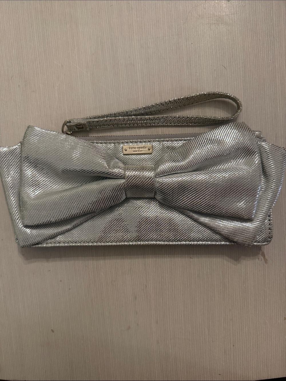 kate spade metallic silver bow wristlet clutch preppy cute evening bag wedding